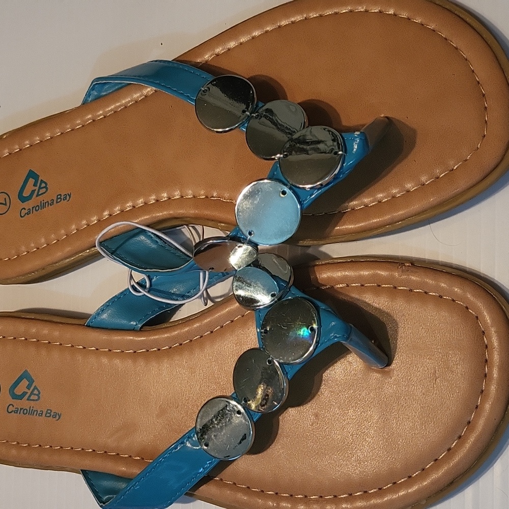 Carolina Bay Silver Accent Flip Flops - Picture 2 of 4